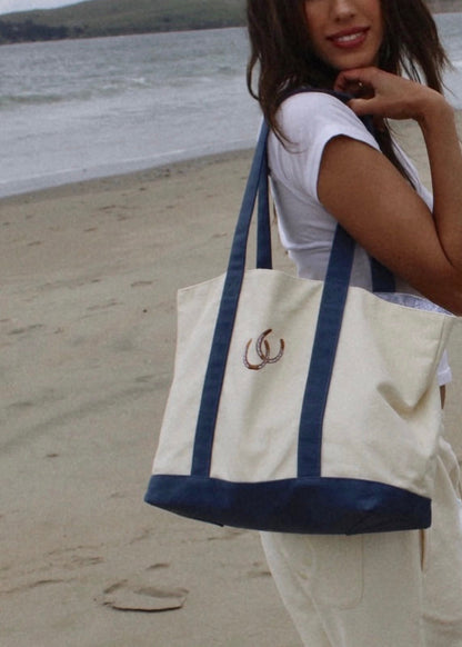 WEEKENDER TOTE