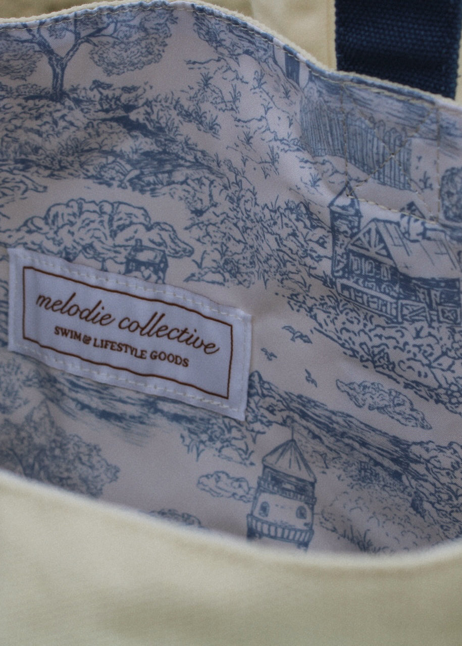 WEEKENDER TOTE