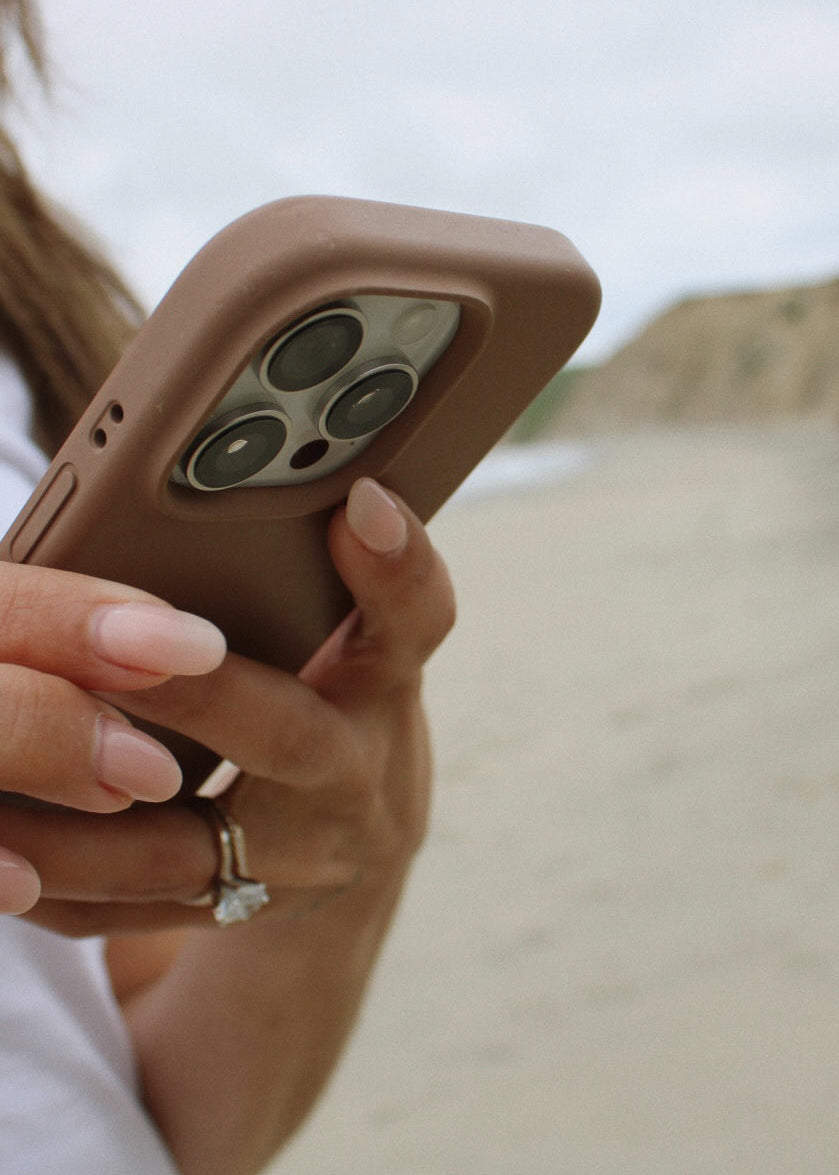 COAST & COUNTRY PHONE CASE